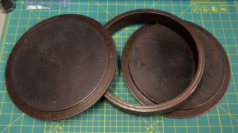 MWG - Website - Blog - Workshop - Spin Casting - The Basics - Mold Frame Open